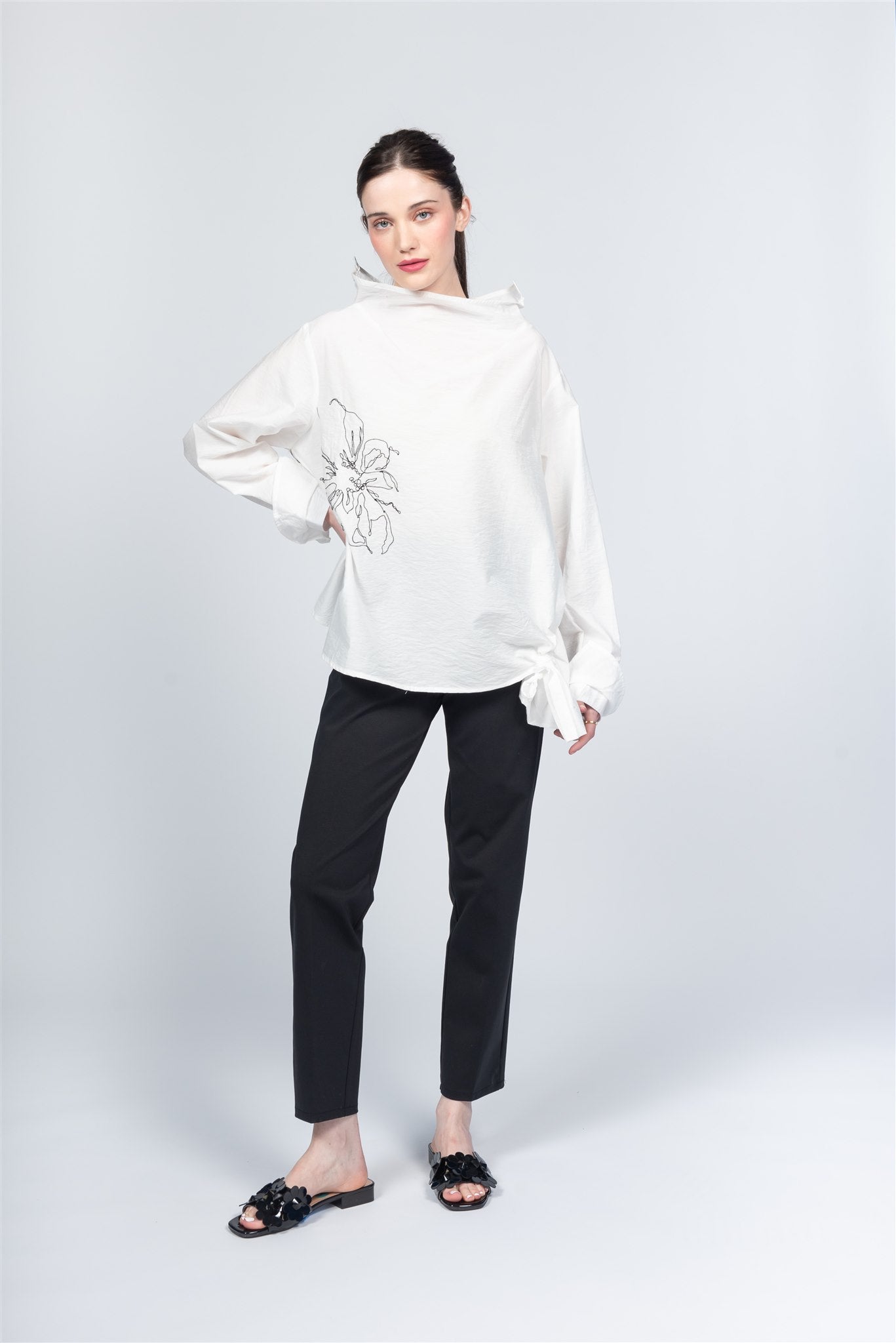 WT230242 TOP