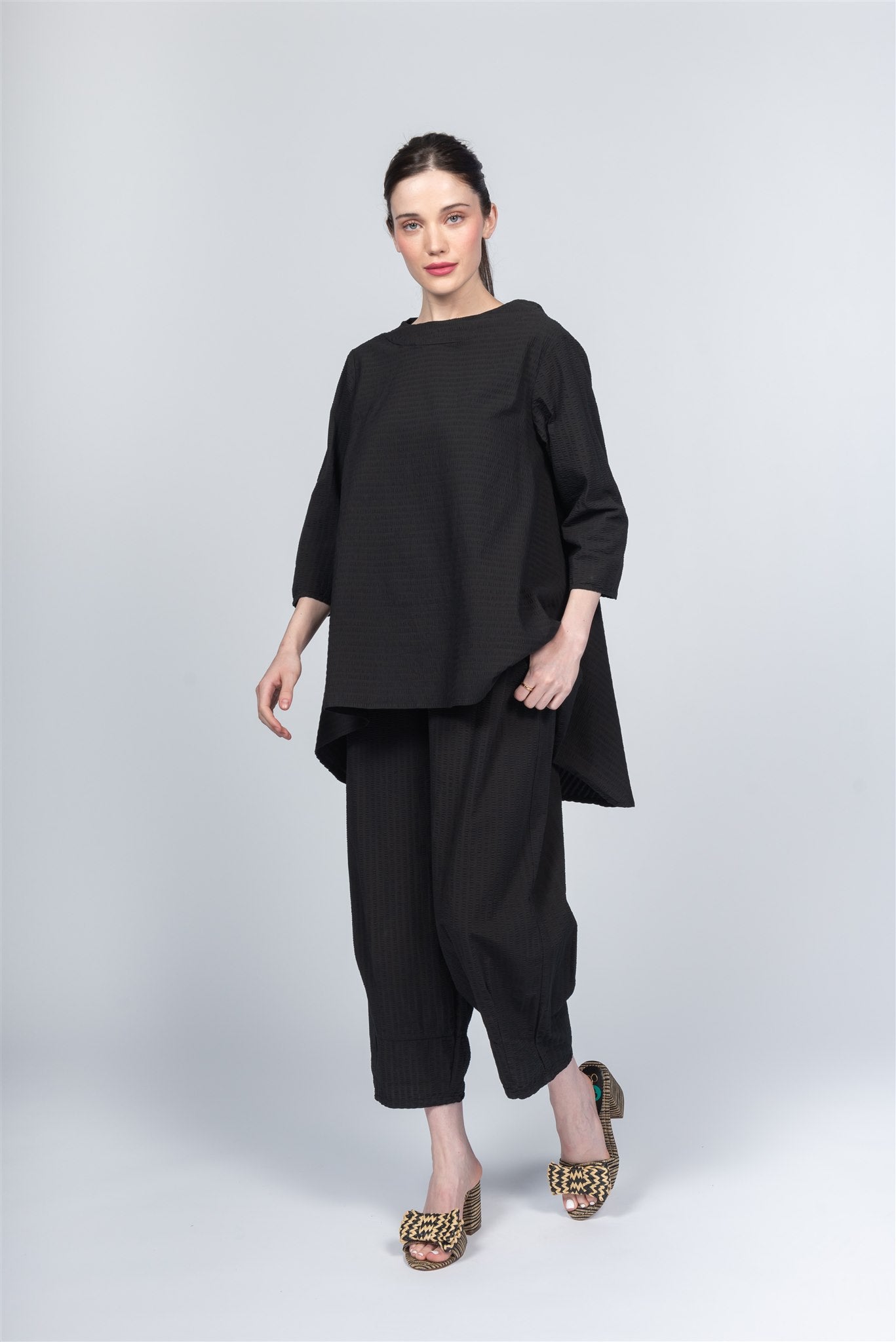 WT223822 TOP - BLACK