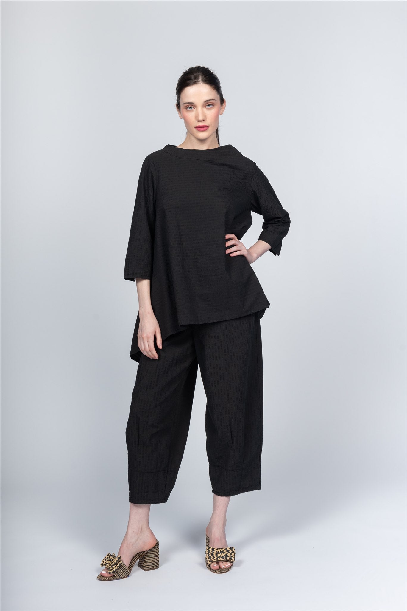 WT223822 TOP - BLACK