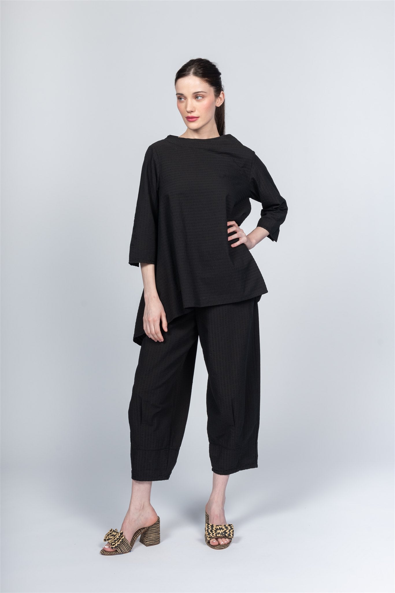 WT223822 TOP - BLACK