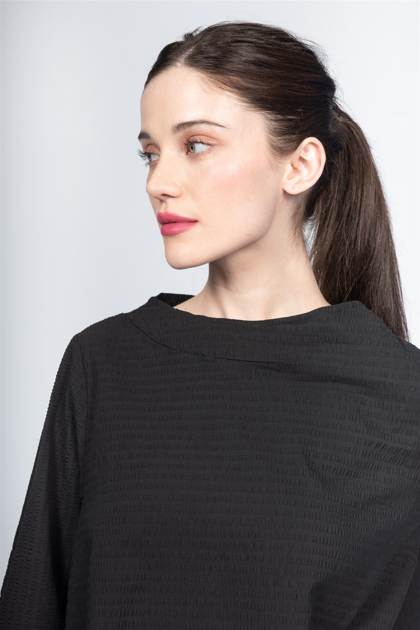 WT223822 TOP - BLACK