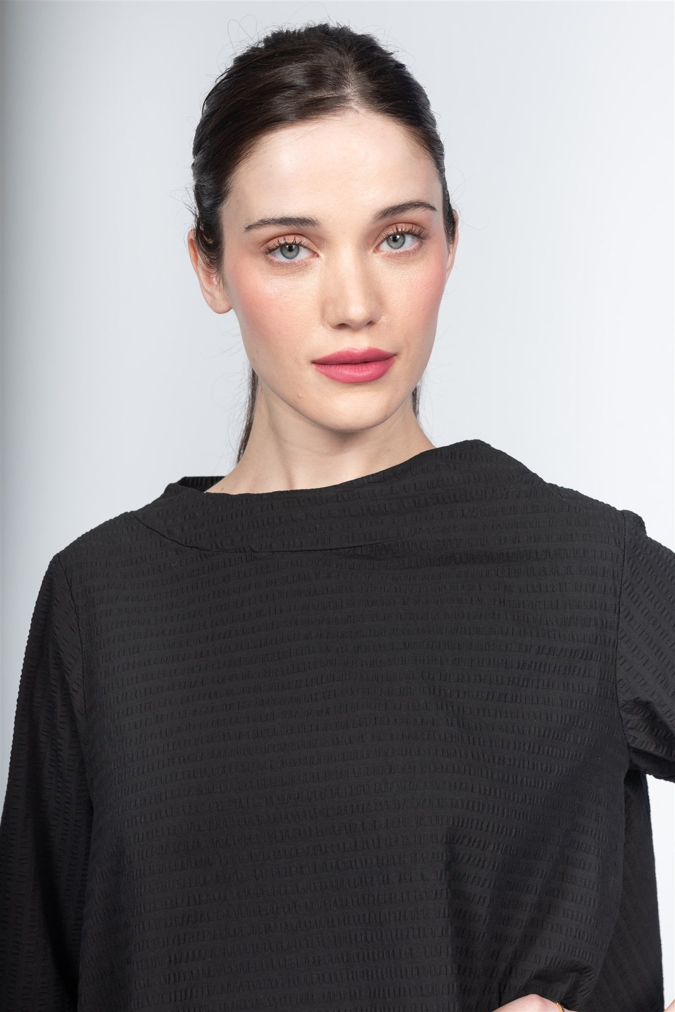 WT223822 TOP - BLACK